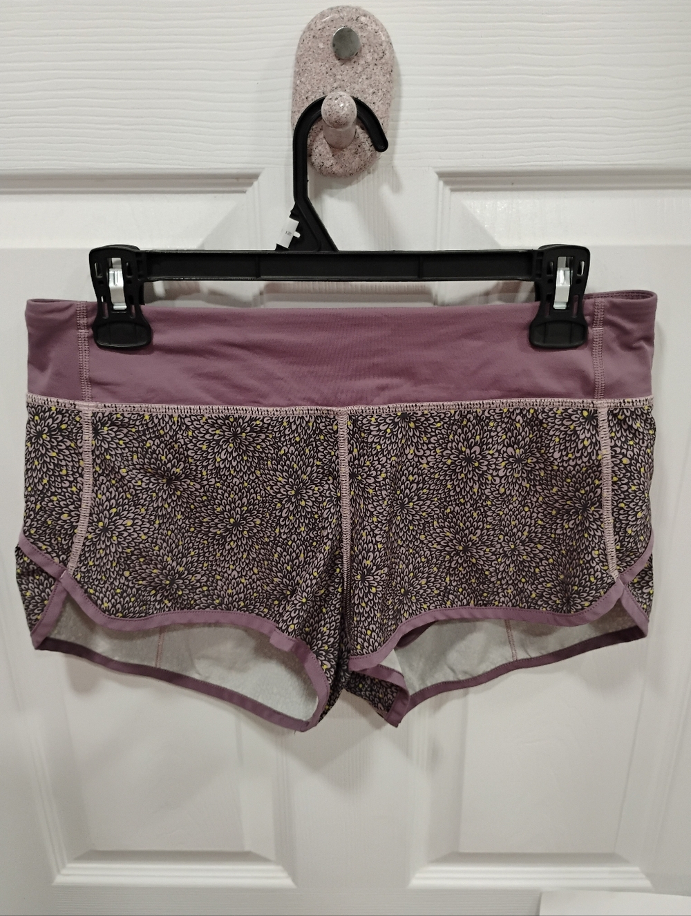 ✨ Lululemon  Hotty Hot Shorts